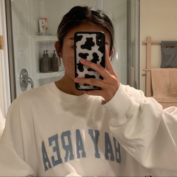 Brandy Melville Bay Area Erica Sweatshirt - Picture 3 of 3